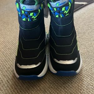 Sport by sketchers kids boots size 11C